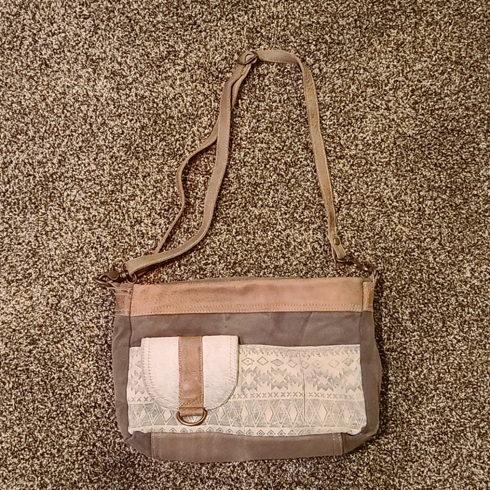 Mayra Bag - Picture 2 of 2